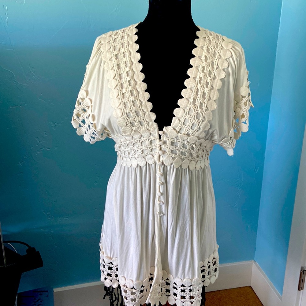 Nordstrom Bloom Season top- never worn - size medium